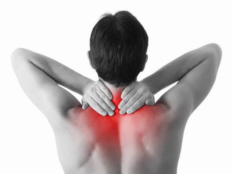 Chấn thương là một trong những nguyên nhân phổ biến gây đau nhức cổ